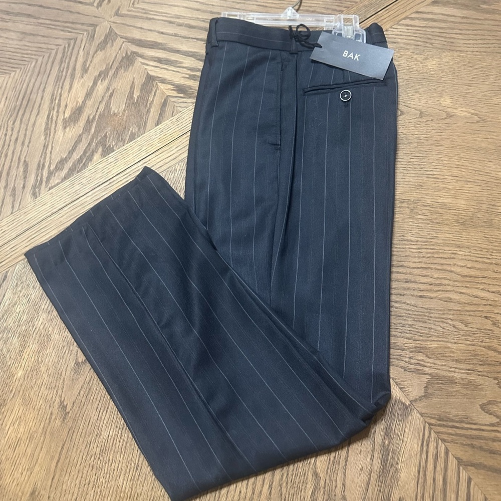 BNWT Bak boys Sz 7 Dress pants. 24x26 inseam Navy pinstripes